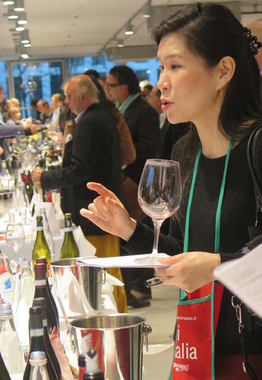 Tasing Amazing Italian Wine In Hong Kong Tre Bicchieri Gambero Rosso Tour 2014